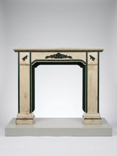 Mască șemineu din lemn cu ornamente sculptate clasic - Decotrend